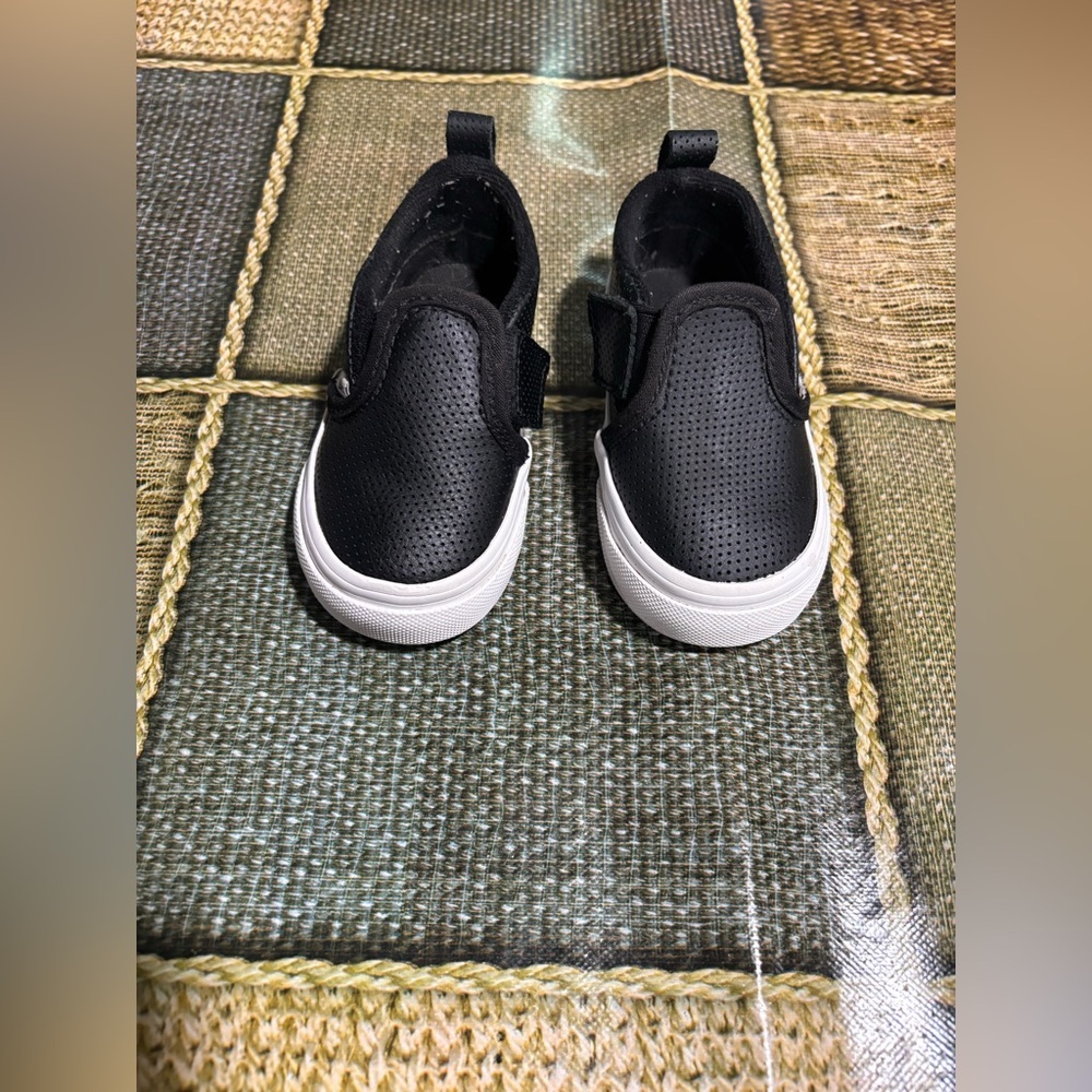 Vans Kids baby Black and White Slip-On Sneakers - Picture 2 of 8